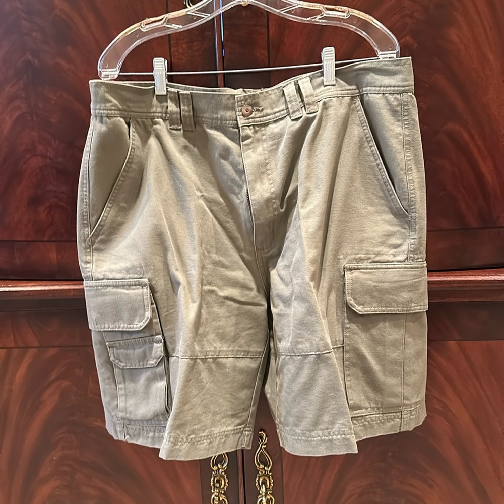 Men’s Cargo shorts size 38